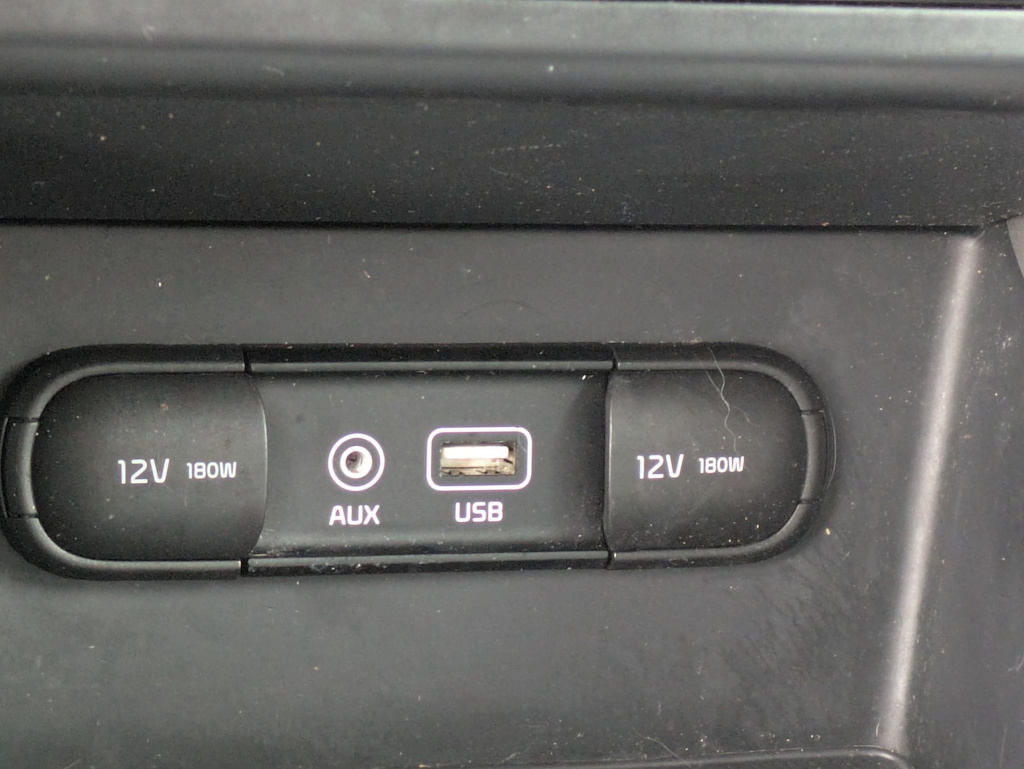 Thumbnail: 2017 Kia Niro - 29