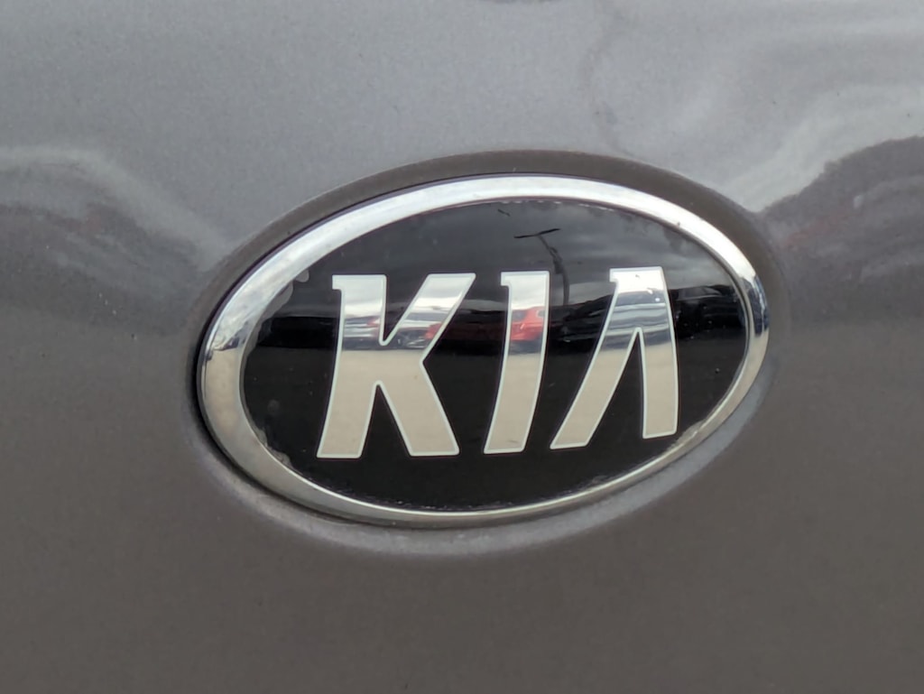 Thumbnail: 2017 Kia Niro - 7