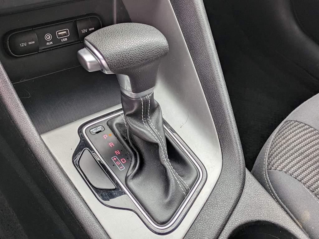 Thumbnail: 2017 Kia Niro - 30