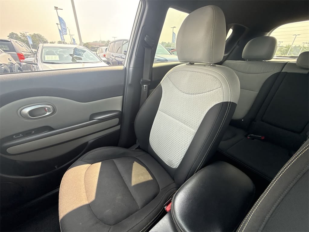 Thumbnail: 2015 Kia Soul - 25