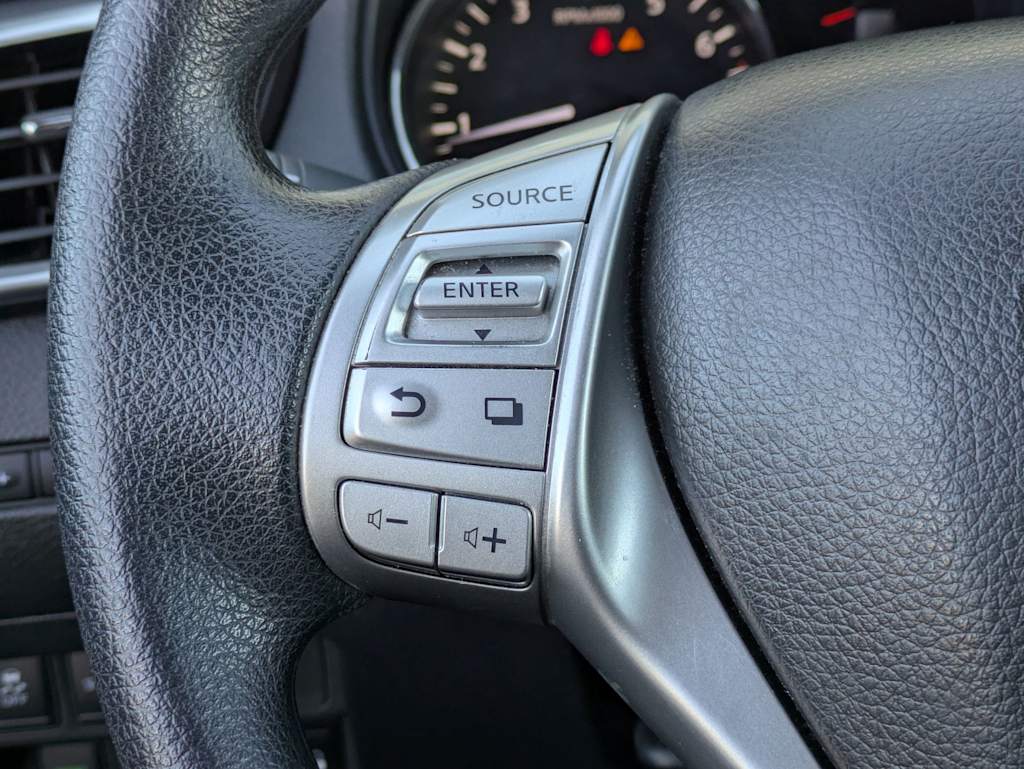 Thumbnail: 2015 Nissan Rogue - 28