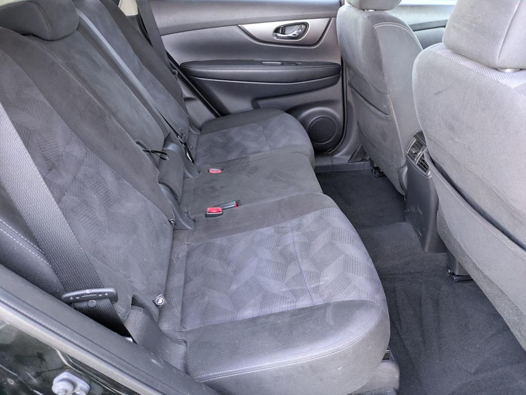 Thumbnail: 2015 Nissan Rogue - 26