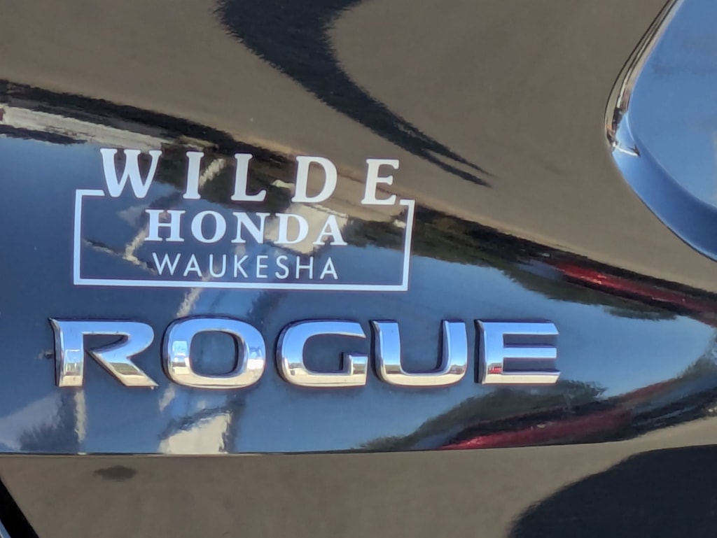 Thumbnail: 2015 Nissan Rogue - 24