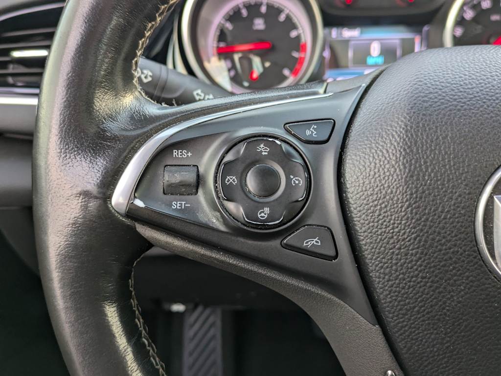 Thumbnail: 2018 Buick Regal - 30