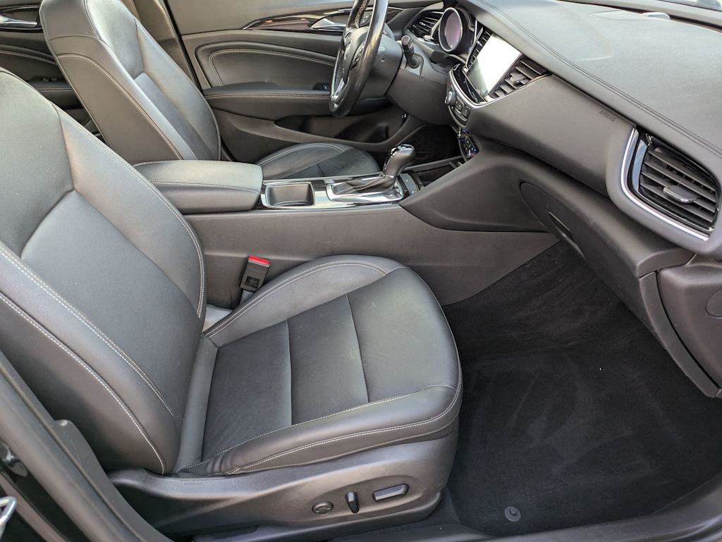 Thumbnail: 2018 Buick Regal - 11