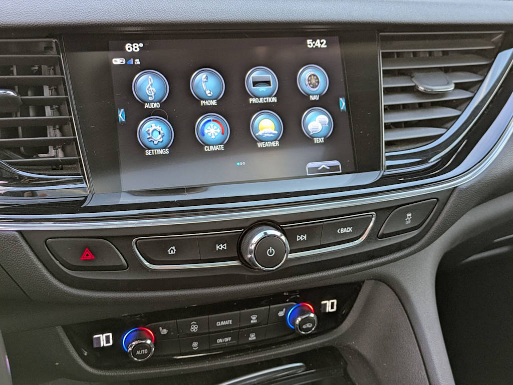 Thumbnail: 2018 Buick Regal - 34