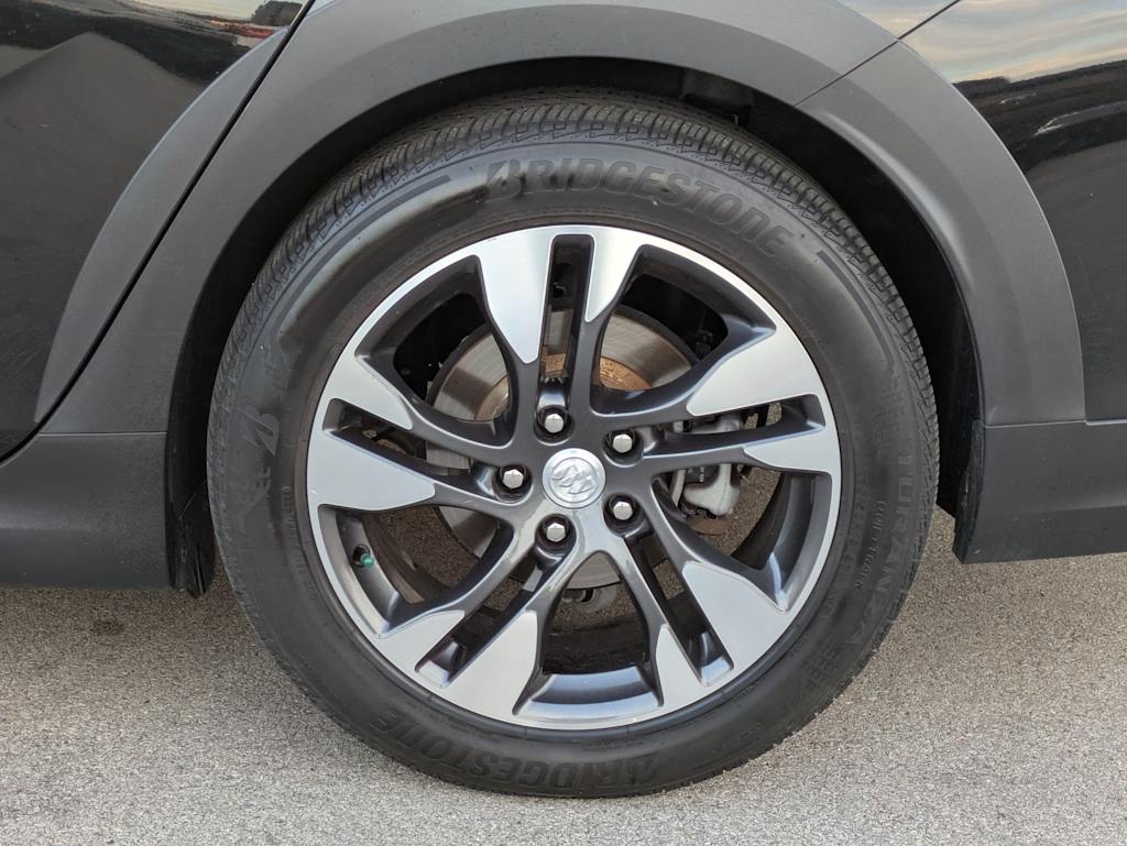 Thumbnail: 2018 Buick Regal - 8