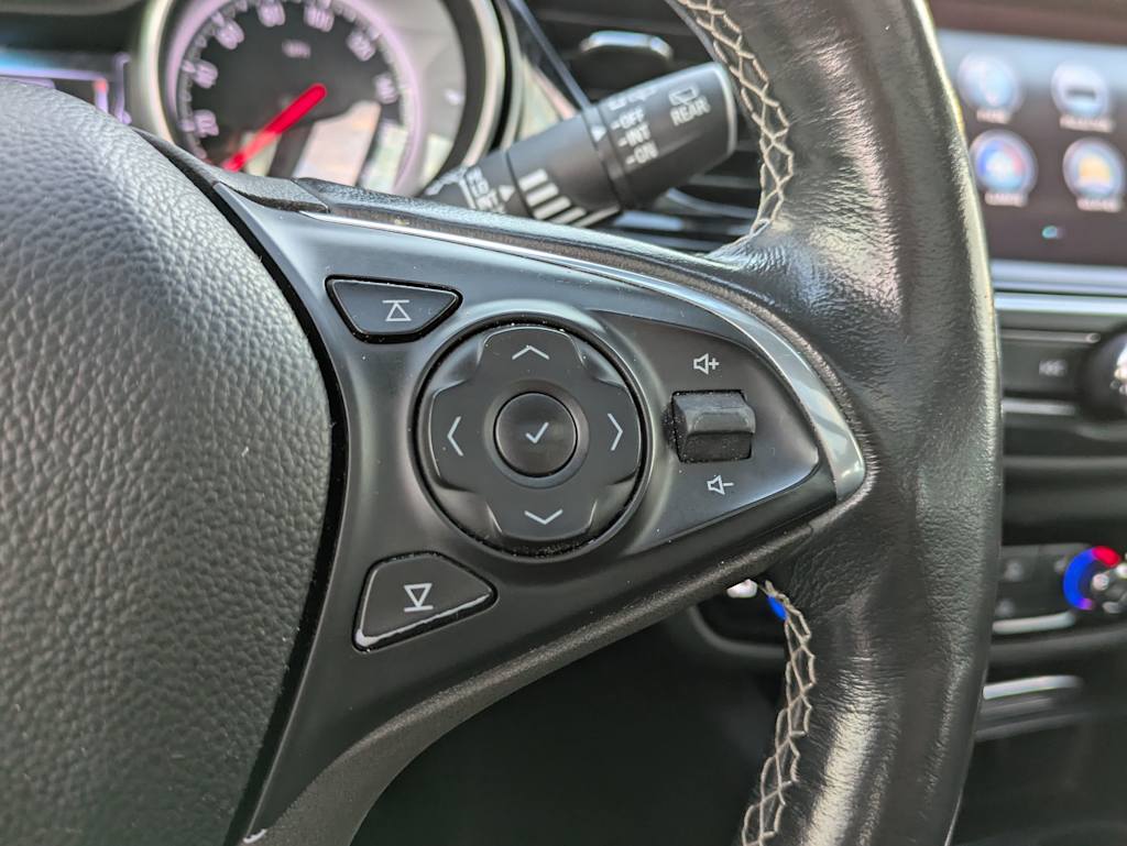 Thumbnail: 2018 Buick Regal - 31