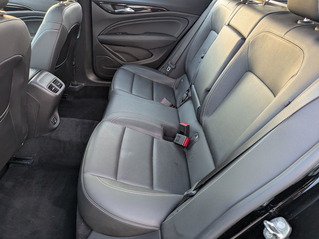 Thumbnail: 2018 Buick Regal - 27