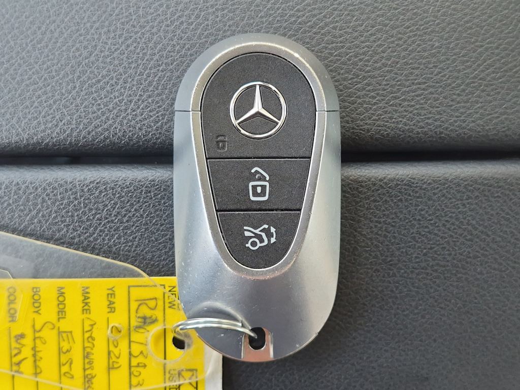 Thumbnail: 2024 Mercedes-Benz E-Class - 17