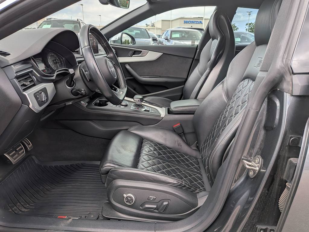 Thumbnail: 2019 Audi S5 - 10