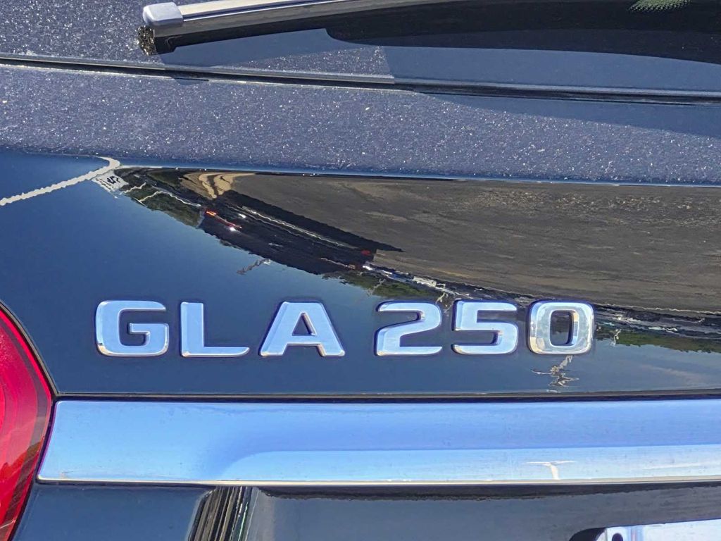 Thumbnail: 2020 Mercedes-Benz GLA - 27