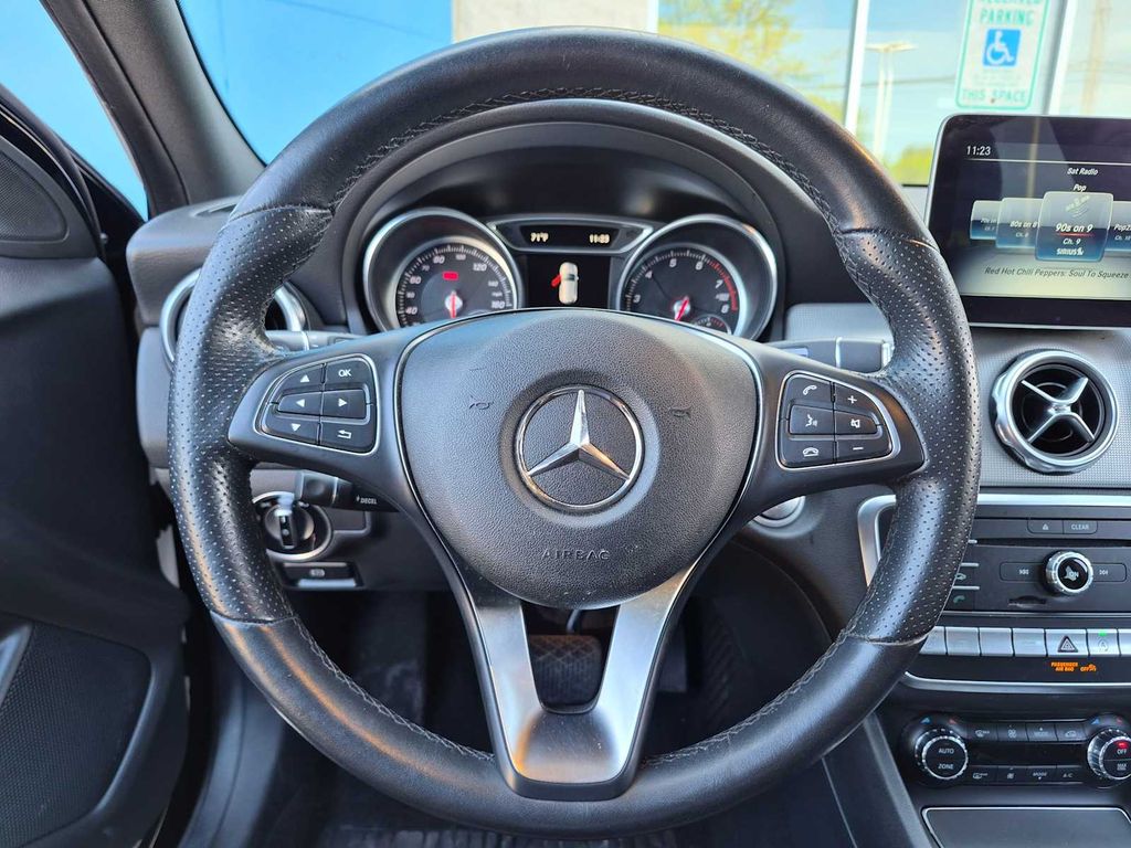 Thumbnail: 2020 Mercedes-Benz GLA - 14