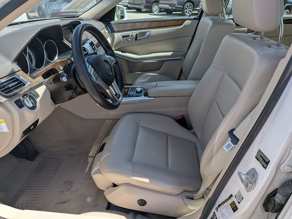 Thumbnail: 2014 Mercedes-Benz E-Class - 8