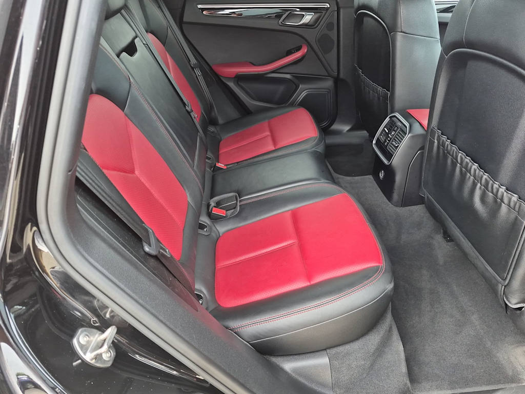 Thumbnail: 2018 Porsche Macan - 27