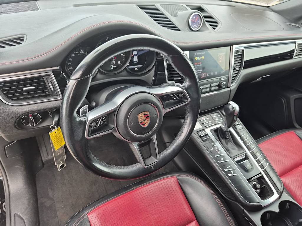 Thumbnail: 2018 Porsche Macan - 2