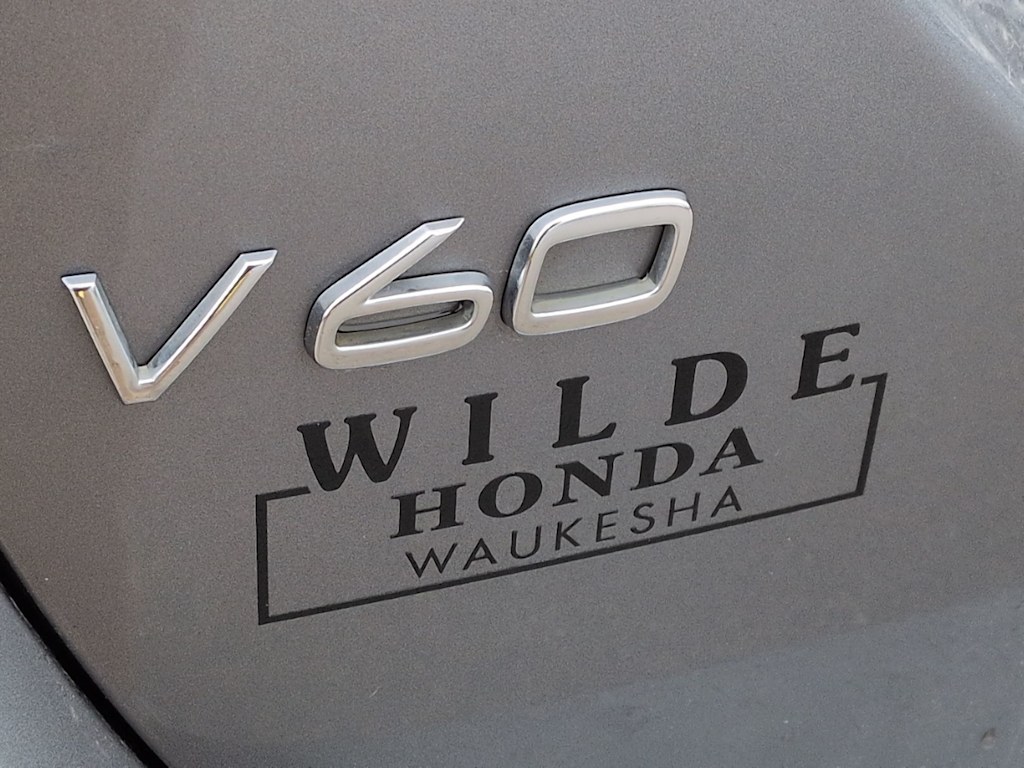 Thumbnail: 2017 Volvo V60 - 6