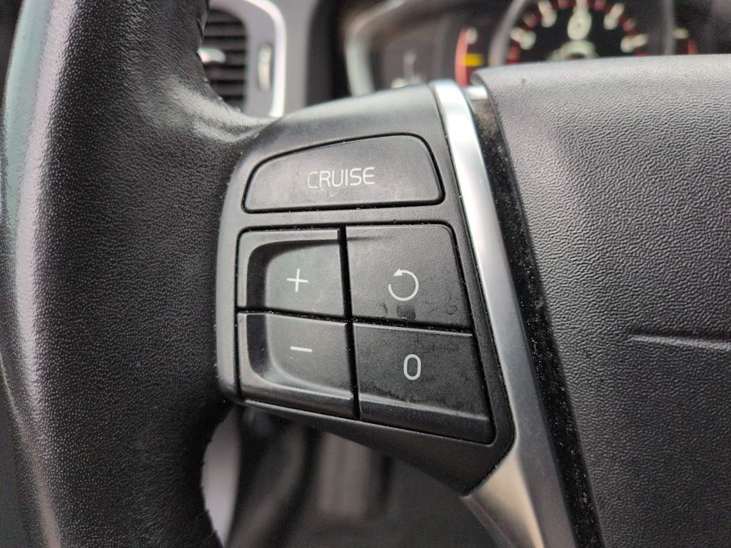 Thumbnail: 2017 Volvo V60 - 29