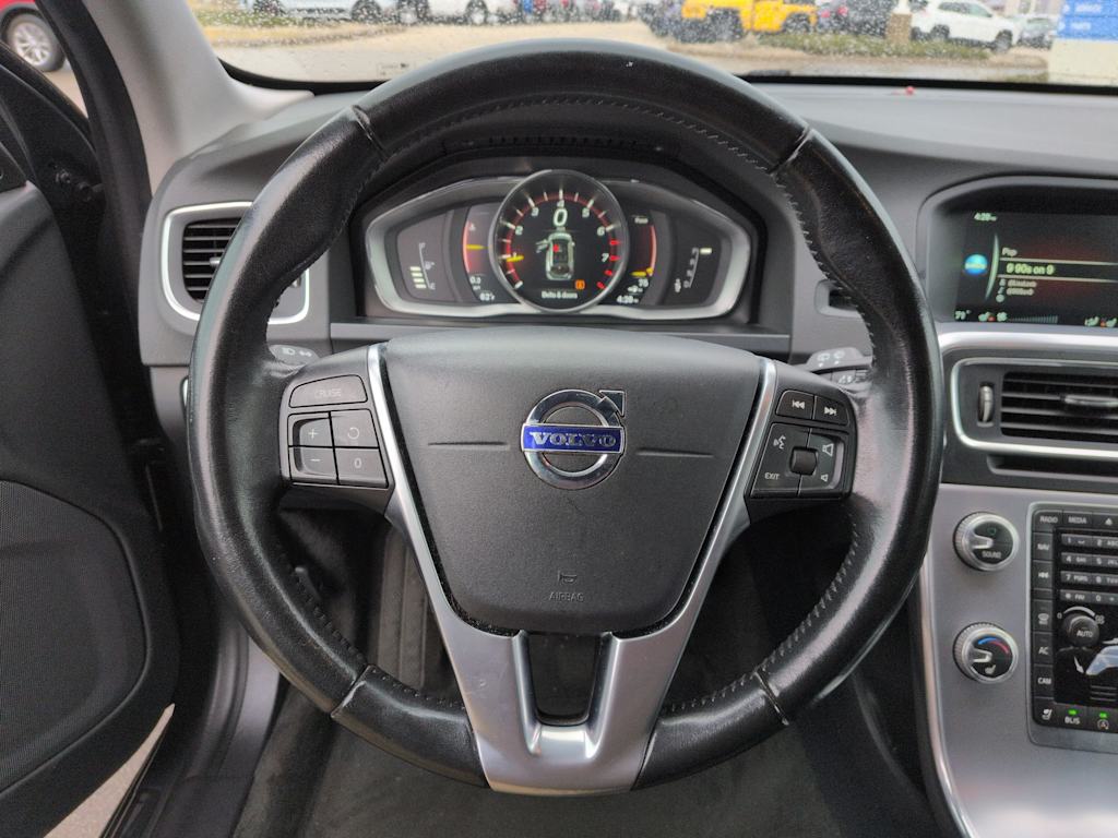 Thumbnail: 2017 Volvo V60 - 12