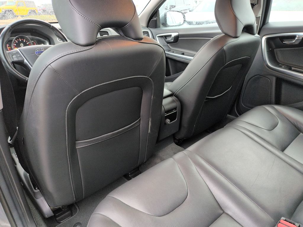 Thumbnail: 2017 Volvo V60 - 11