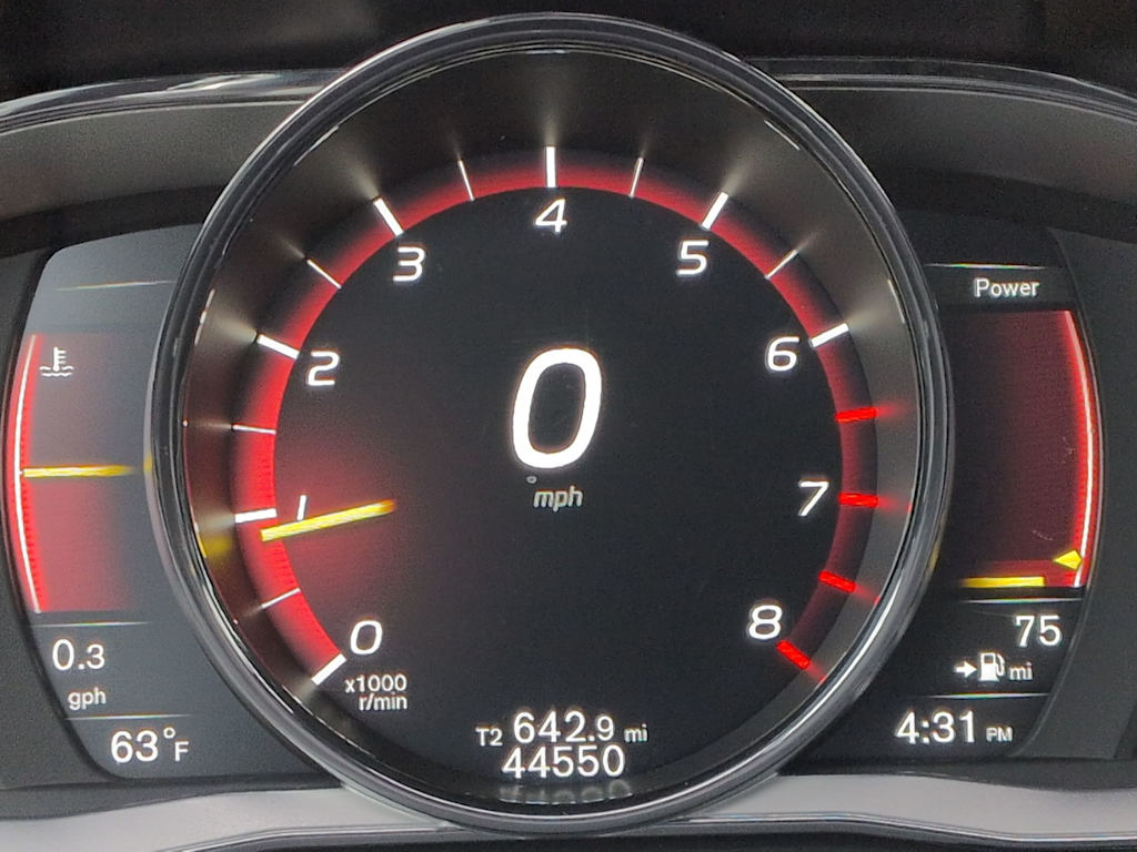 Thumbnail: 2017 Volvo V60 - 15