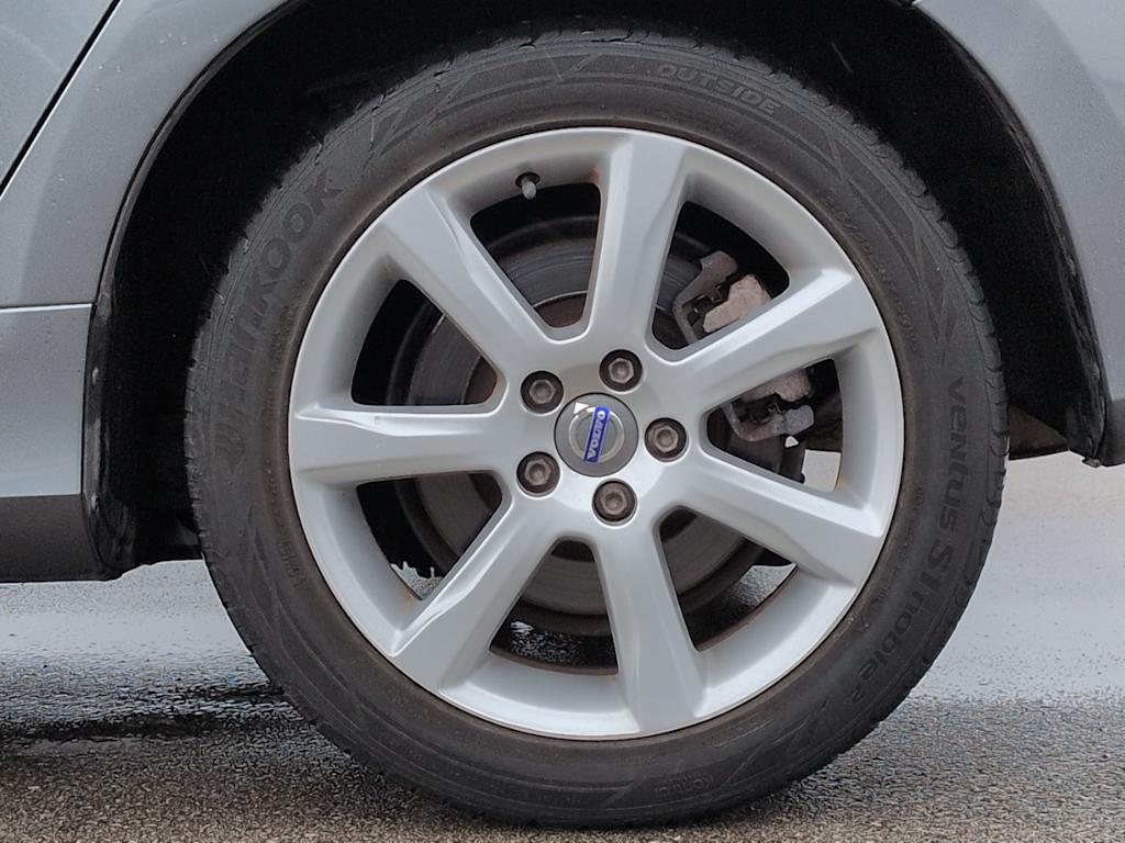 Thumbnail: 2017 Volvo V60 - 7