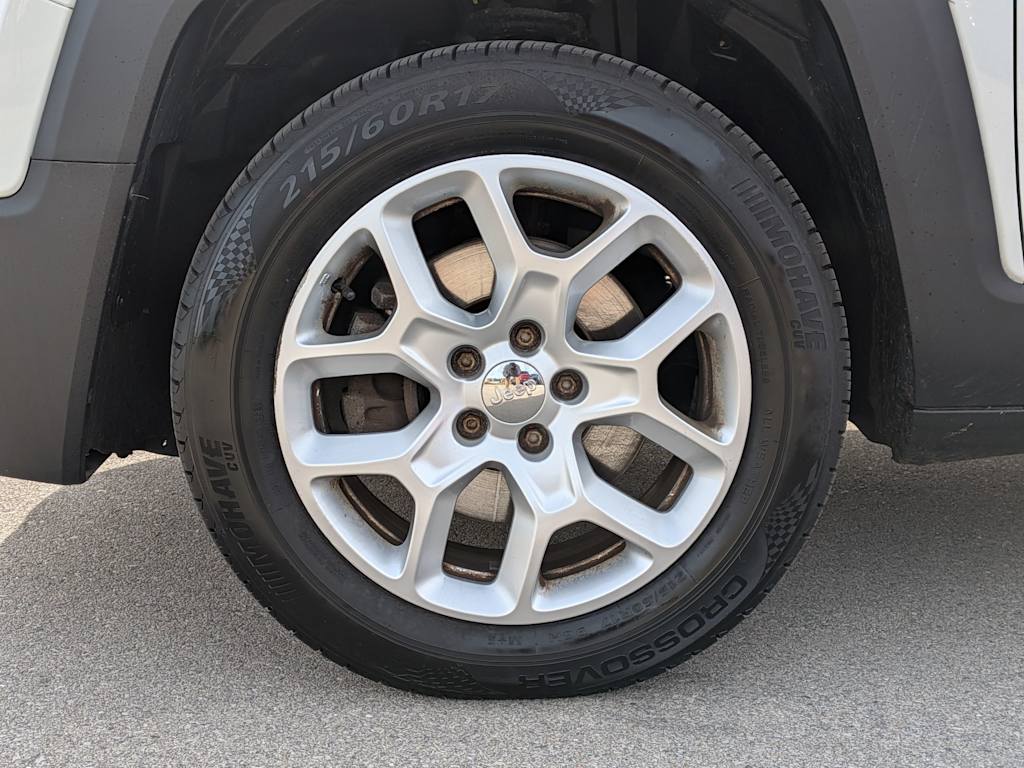 Thumbnail: 2015 Jeep Renegade - 8