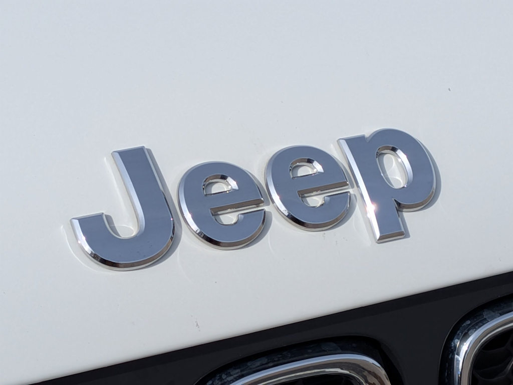 Thumbnail: 2015 Jeep Renegade - 24