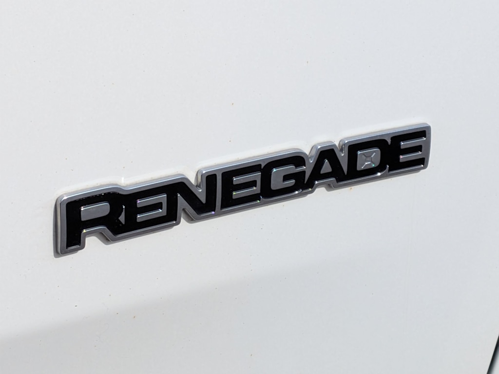 Thumbnail: 2015 Jeep Renegade - 7