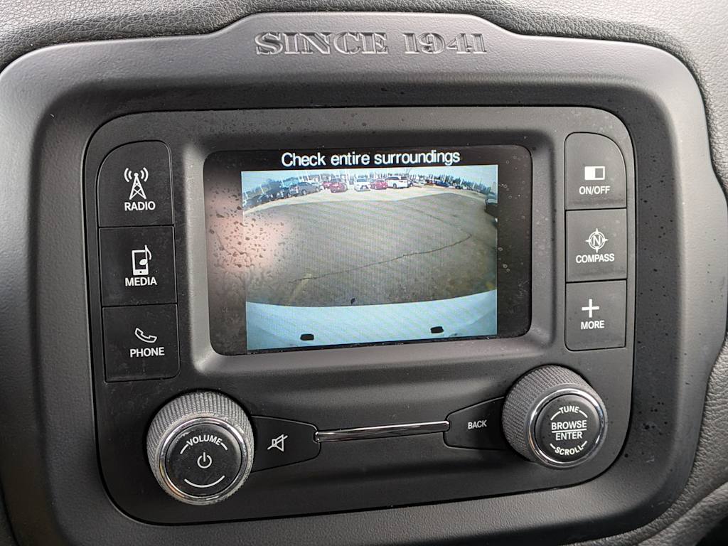 Thumbnail: 2015 Jeep Renegade - 31