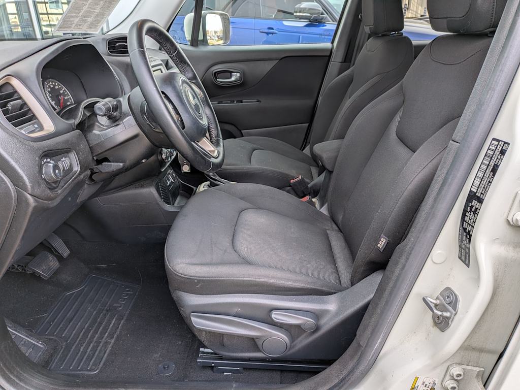 Thumbnail: 2015 Jeep Renegade - 10