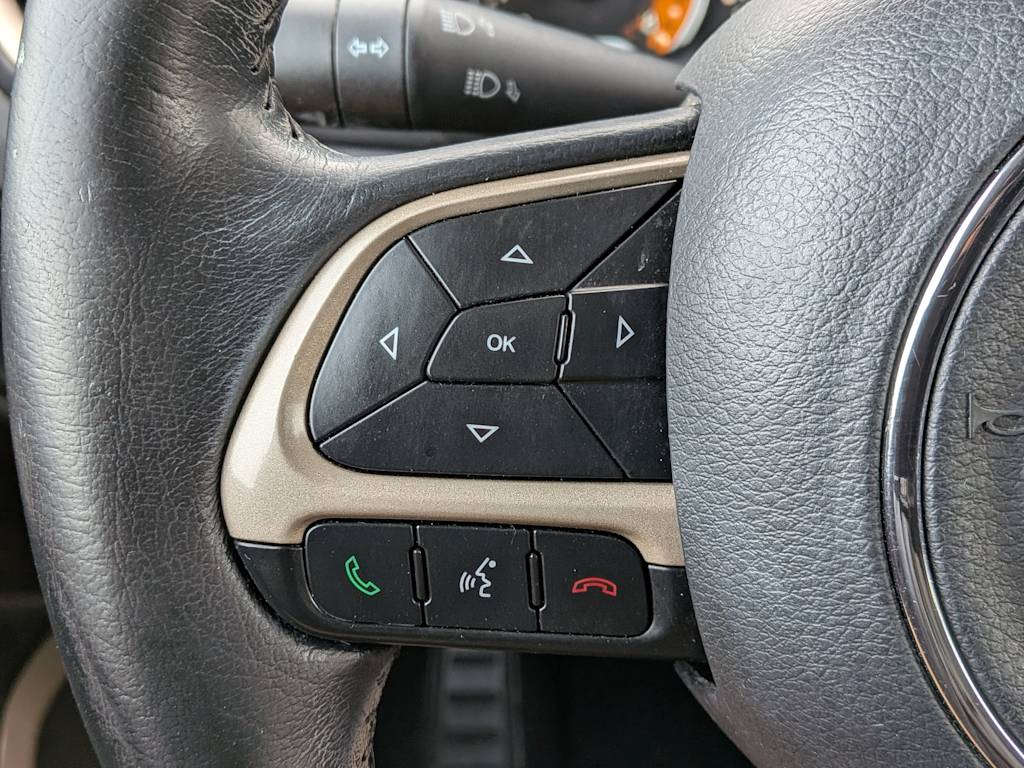 Thumbnail: 2015 Jeep Renegade - 27