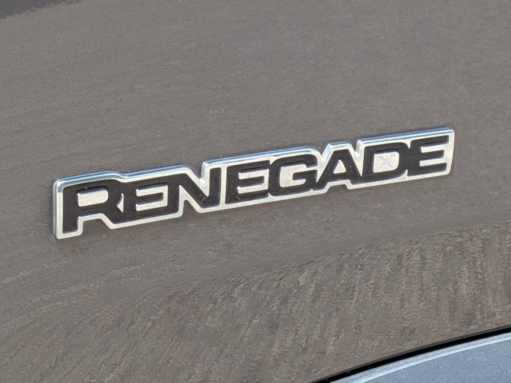 Thumbnail: 2018 Jeep Renegade - 7