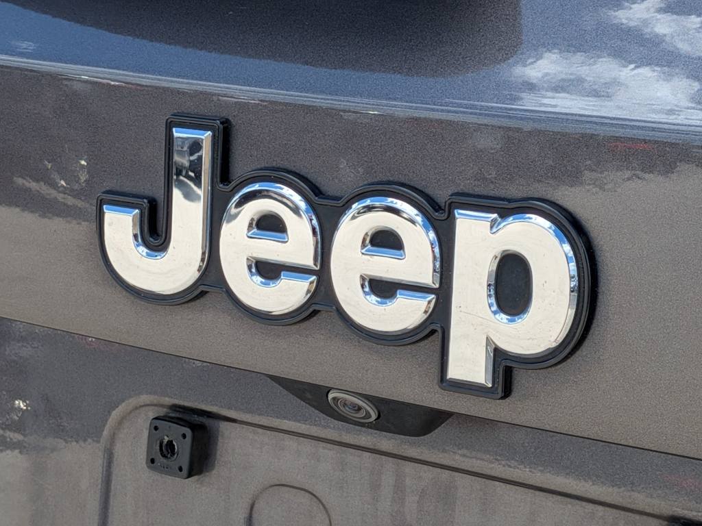 Thumbnail: 2018 Jeep Renegade - 26