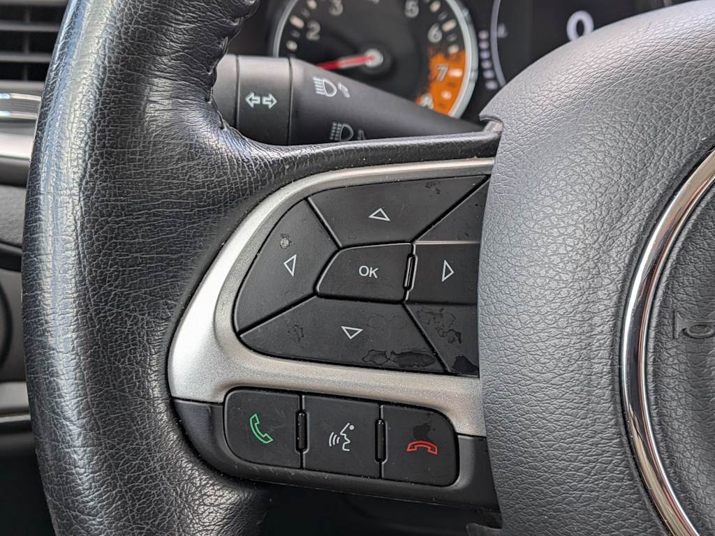 Thumbnail: 2018 Jeep Renegade - 29