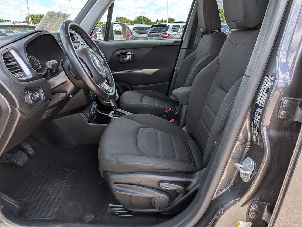 Thumbnail: 2018 Jeep Renegade - 10