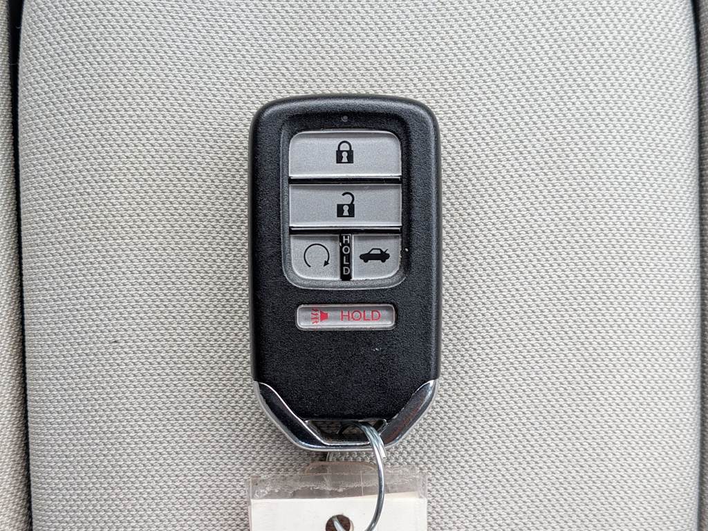 Thumbnail: 2019 Honda Insight - 18