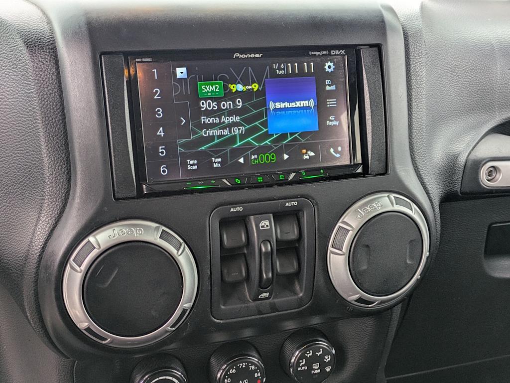 Thumbnail: 2014 Jeep Wrangler - 14