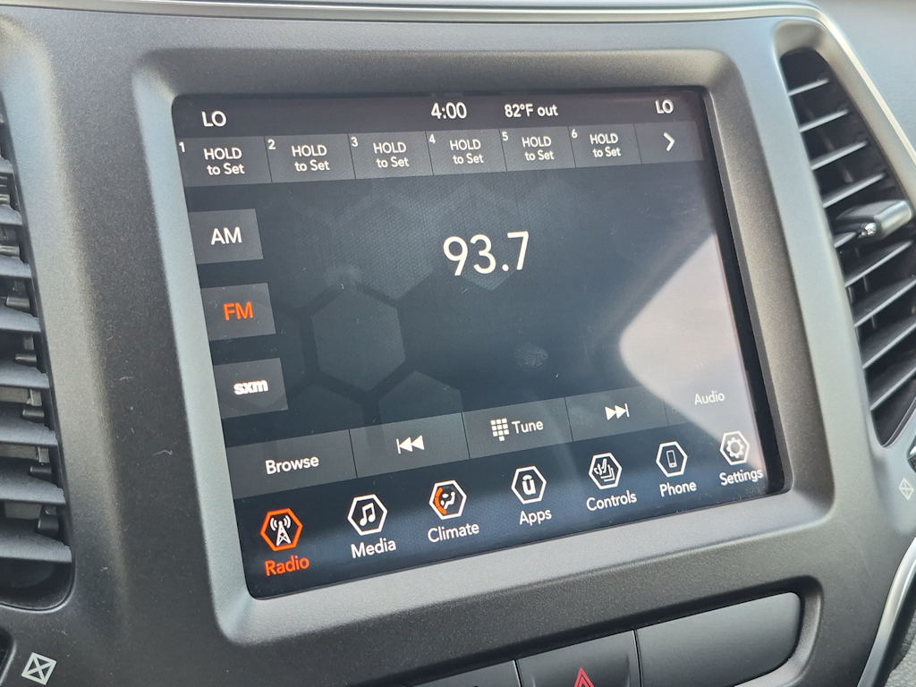 Thumbnail: 2020 Jeep Cherokee - 13