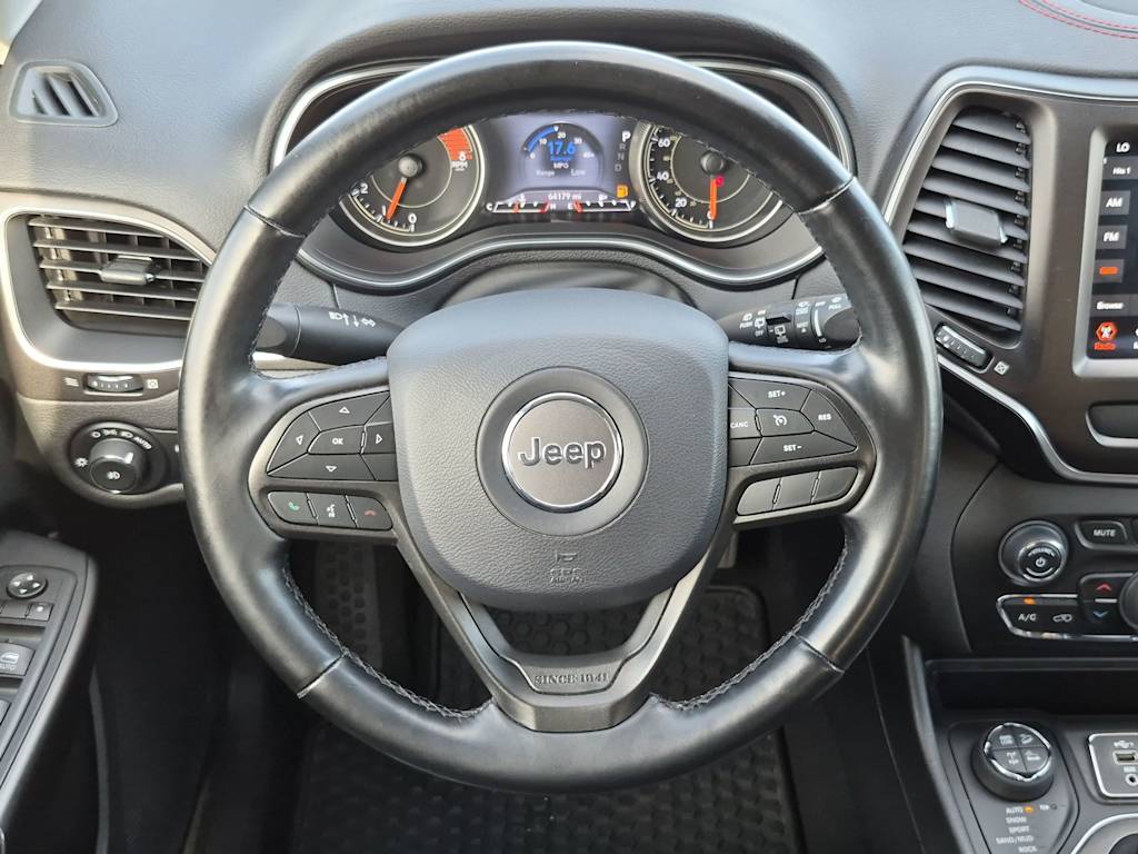Thumbnail: 2020 Jeep Cherokee - 12