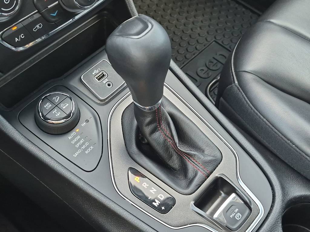 Thumbnail: 2020 Jeep Cherokee - 33