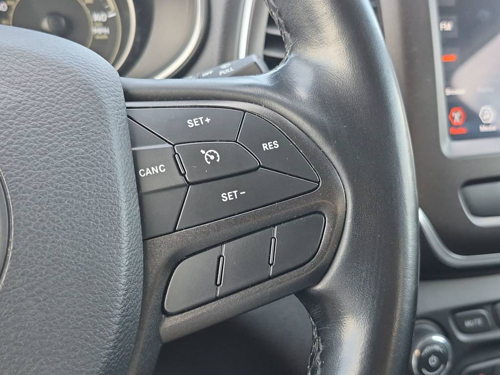 Thumbnail: 2020 Jeep Cherokee - 30