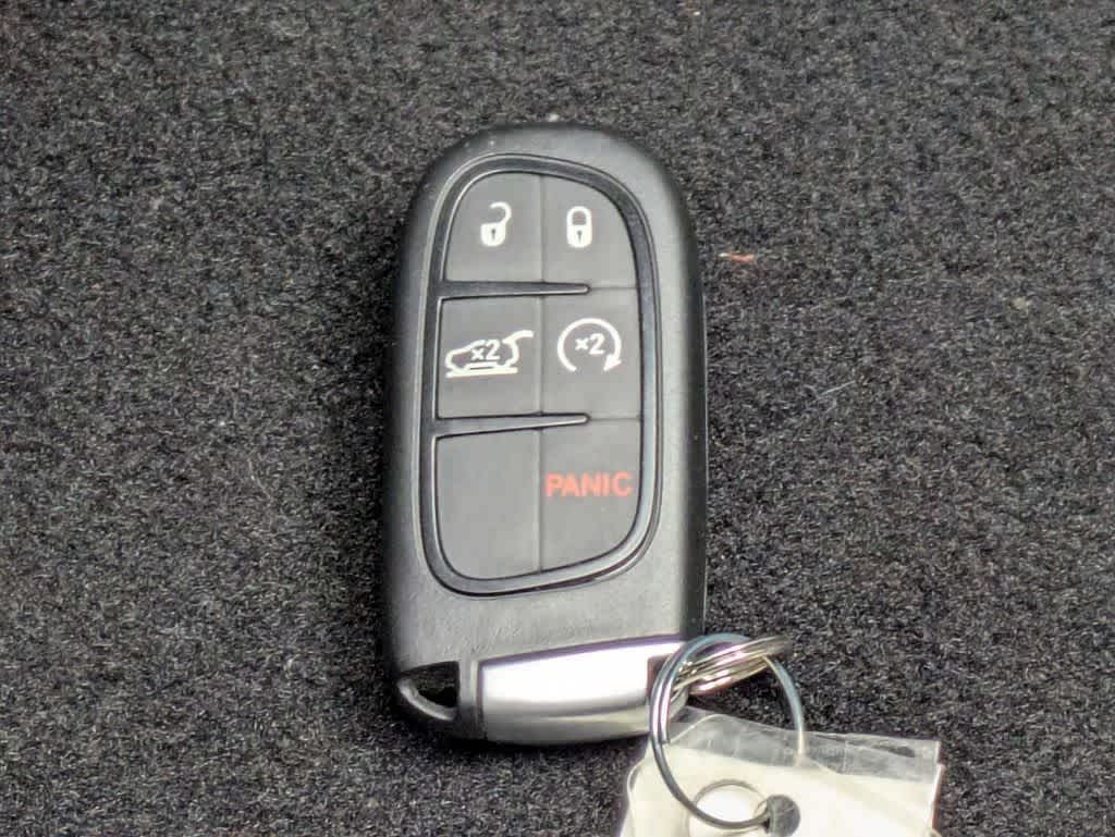 Thumbnail: 2021 Jeep Cherokee - 17