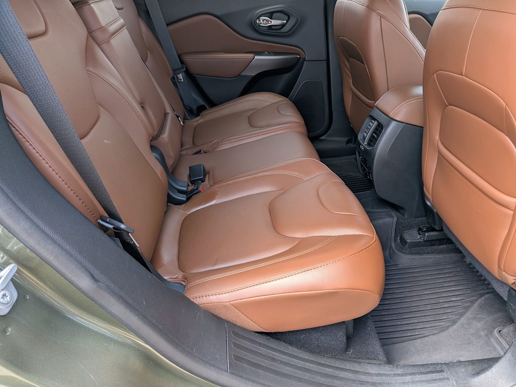 Thumbnail: 2019 Jeep Cherokee - 27