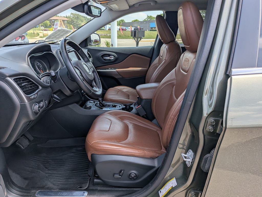 Thumbnail: 2019 Jeep Cherokee - 9