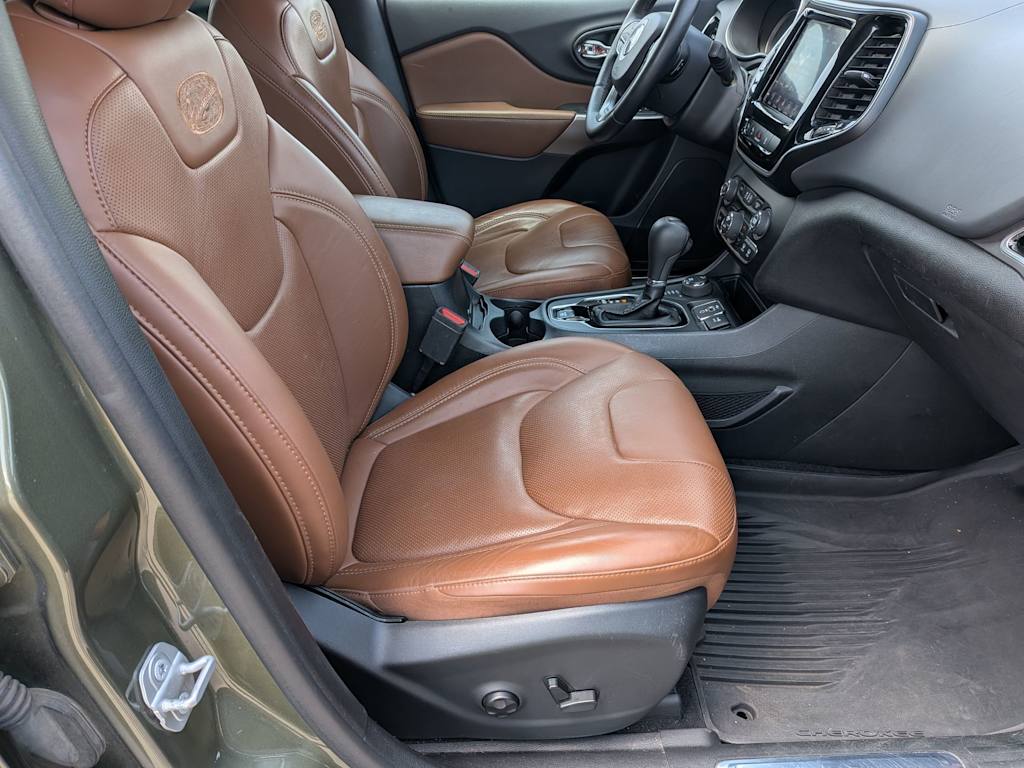 Thumbnail: 2019 Jeep Cherokee - 10