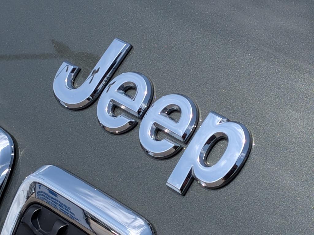 Thumbnail: 2019 Jeep Cherokee - 24
