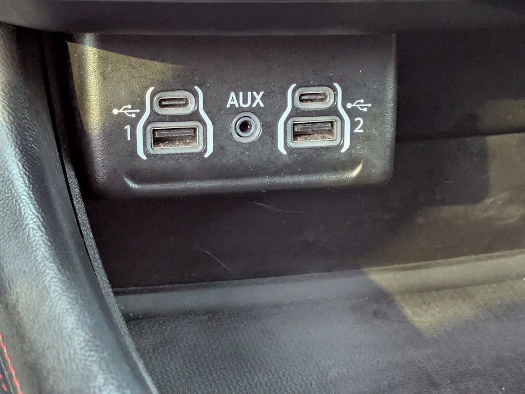 Thumbnail: 2023 Dodge Durango - 32