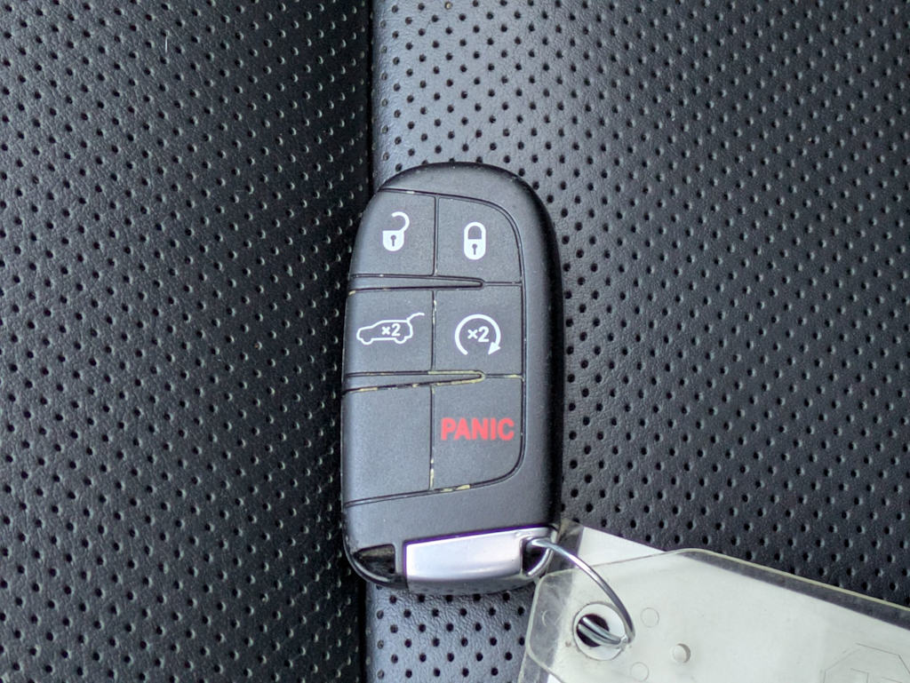 Thumbnail: 2018 Dodge Durango - 16