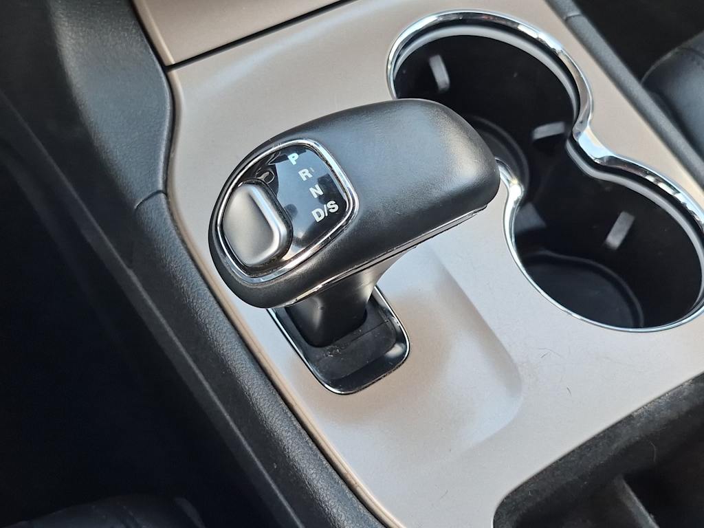 Thumbnail: 2015 Jeep Grand Cherokee - 15